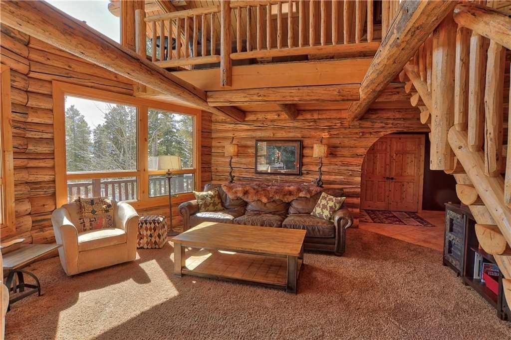 Black Bear Lodge (Private Home) - image 7