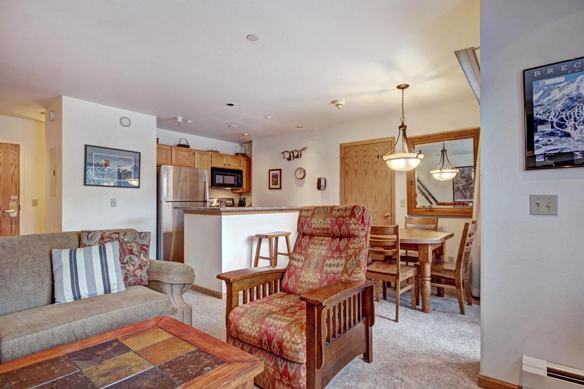 River Mtn Lodge W215C - image 4