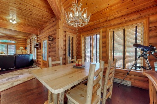 Blue River Elegance - image 11