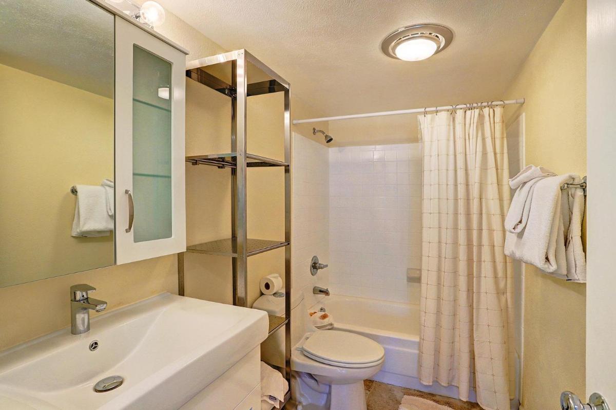 Ski & Racquet Club B-106 Condo - image 6
