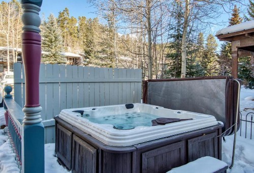 High Street Retreat - image 10