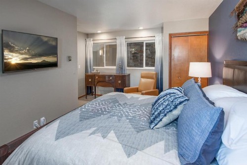 High Street Retreat - image 2