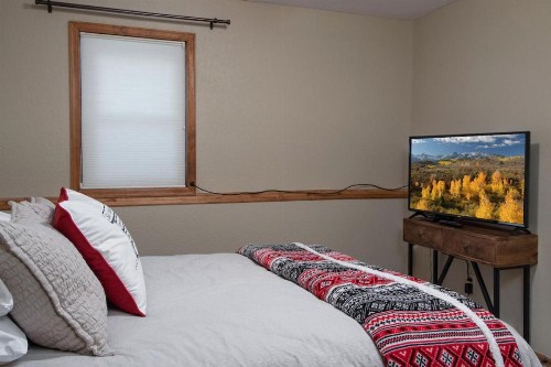 High Street Retreat - image 5