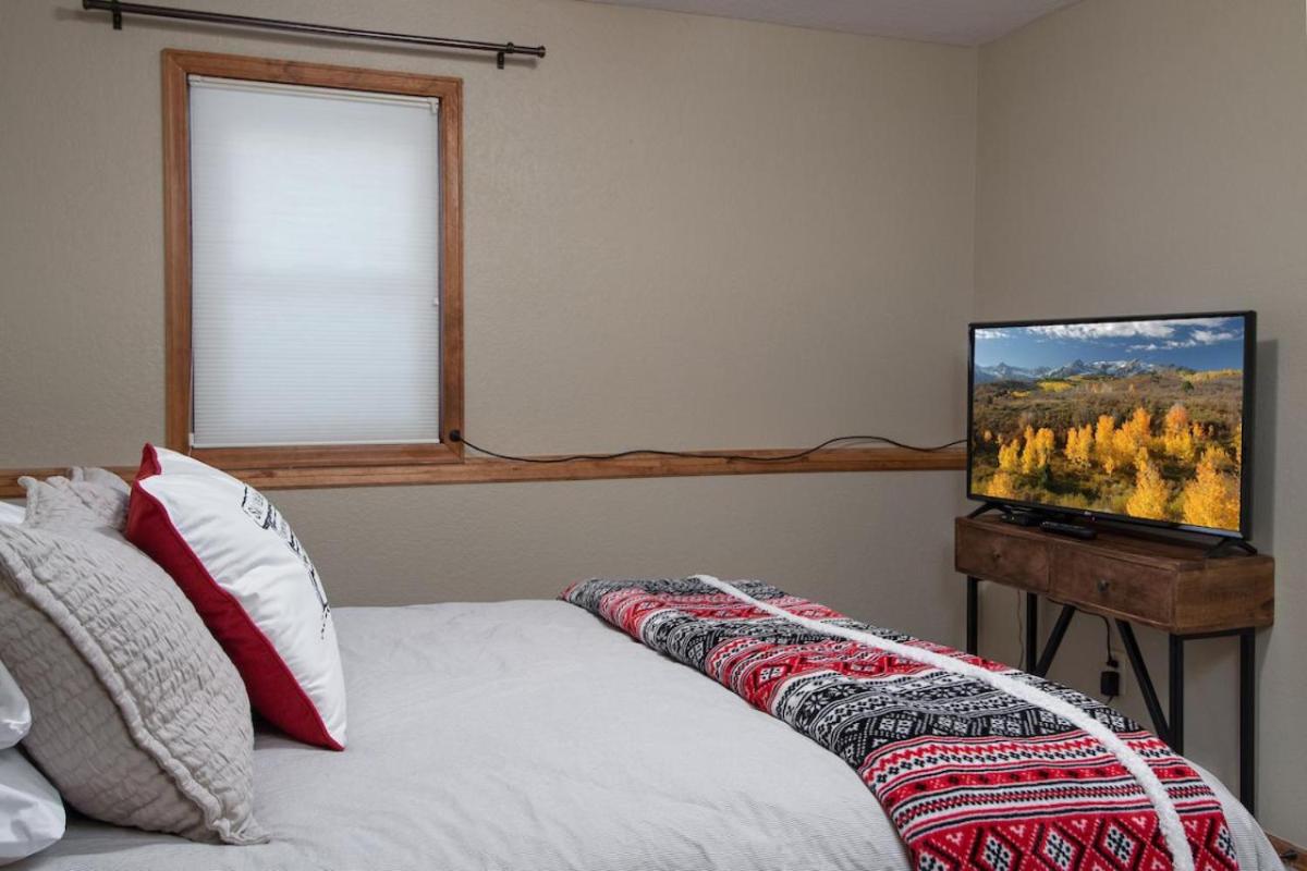 High Street Retreat - image 5