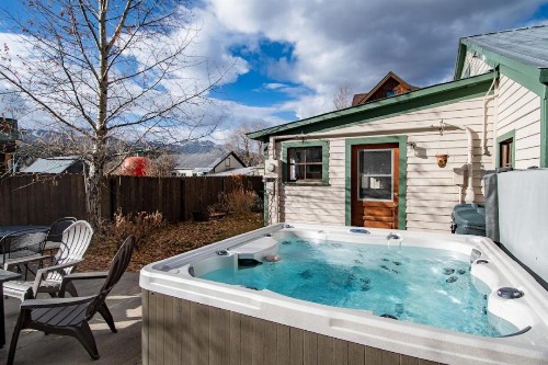 Urban Farmhouse on French - image 8