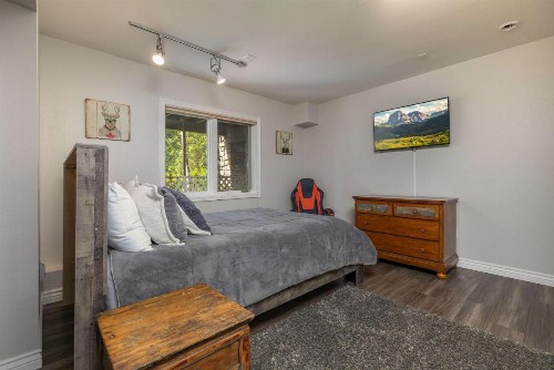 Brooks Hill Lodge - image 28