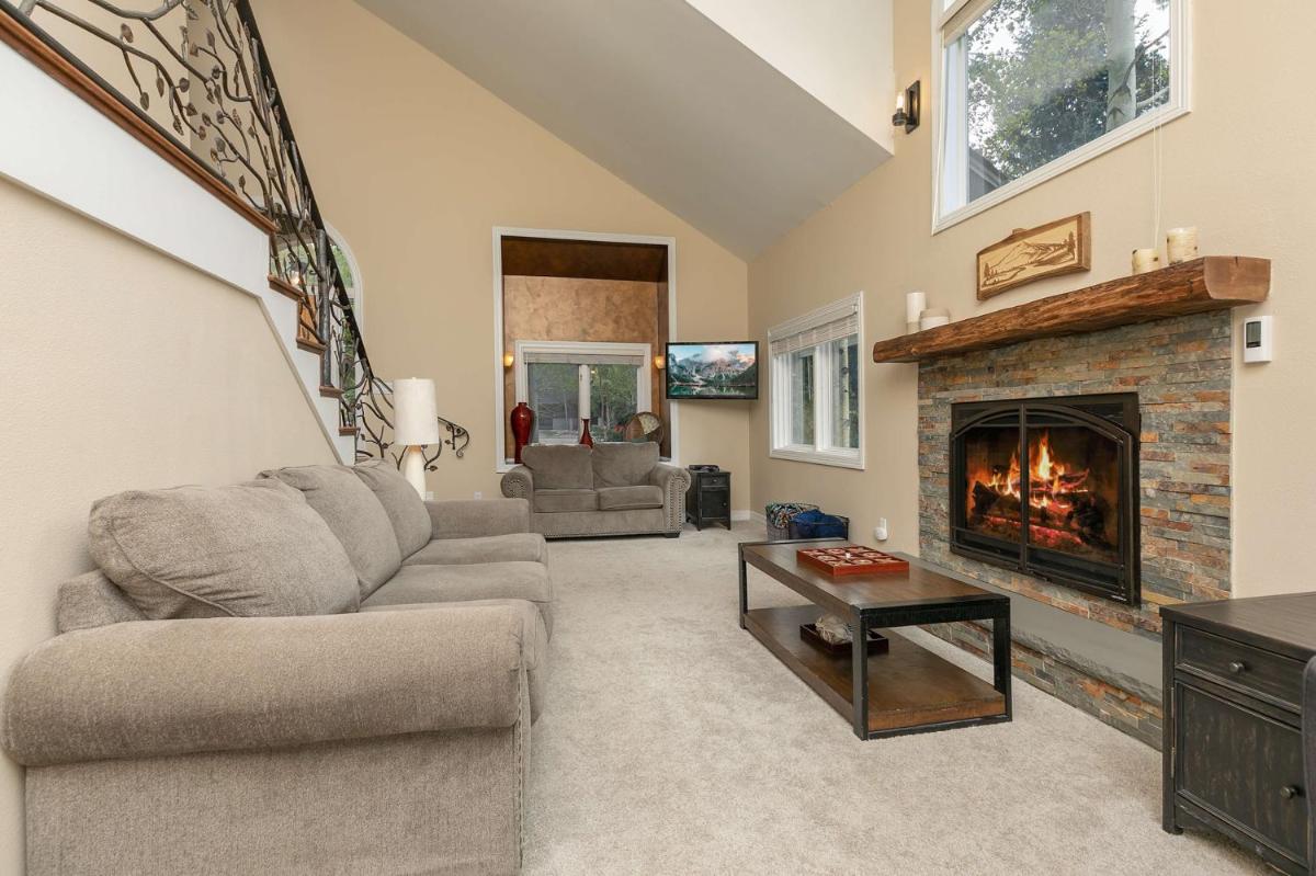 Brooks Hill Lodge - image 3