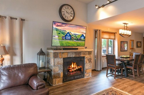 Mainridge Townhome A - image 7