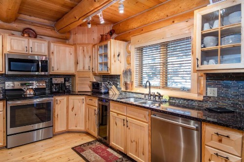 Elk Meadow Lodge - image 21