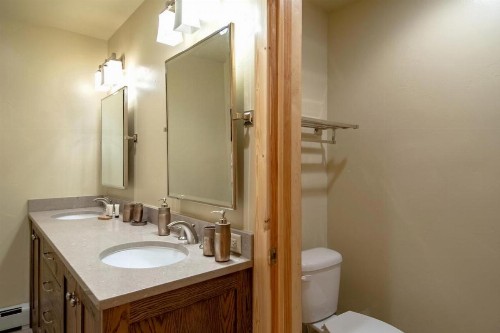 Elk Meadow Lodge - image 29