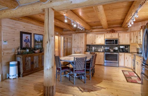 Elk Meadow Lodge - image 30