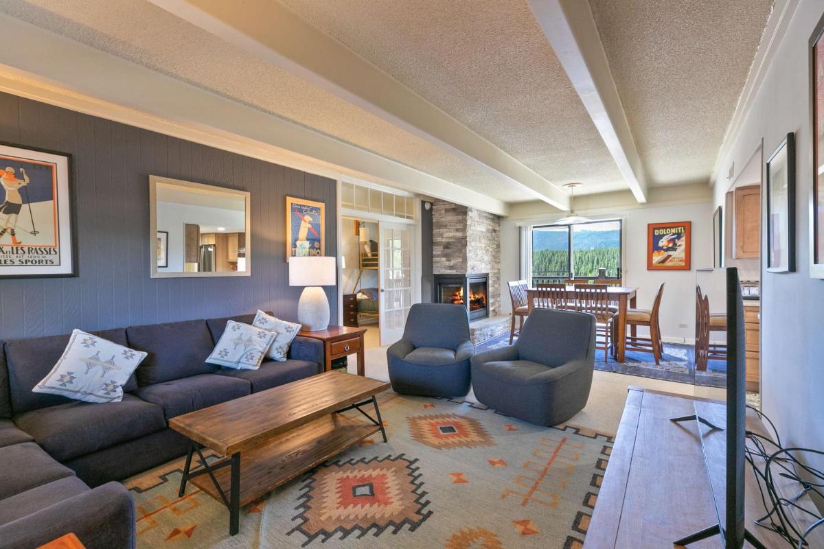 Ski & Racquet Club Condo B - image 2