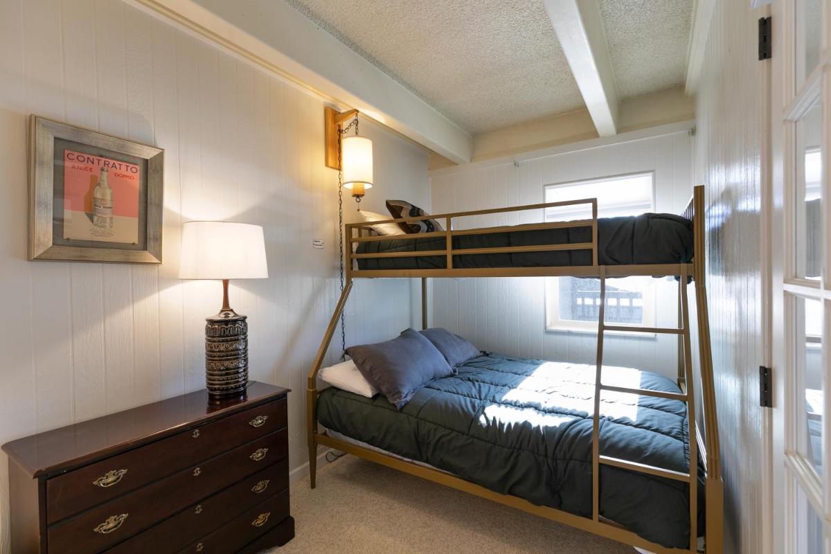 Ski & Racquet Club Condo B - image 3