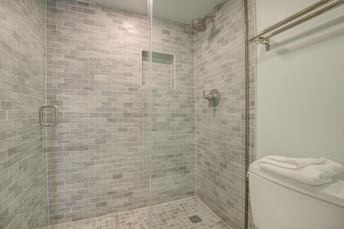 Ski & Racquet Club Condo B - image 4