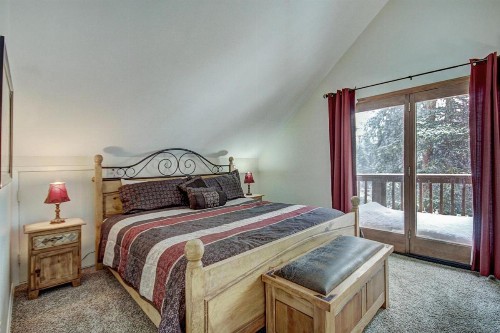 Lazy Dog Lodge Home - image 3