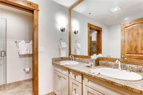 Breckenridge 2 Bedroom Condo at Blue Sky Ski-in Ski-out - image 2