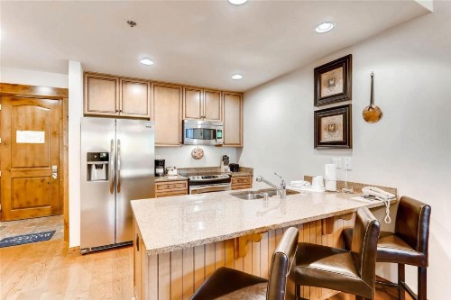 Breckenridge 2 Bedroom Condo at Blue Sky Ski-in Ski-out - image 20