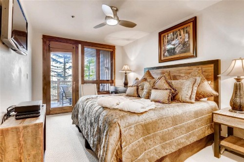 Breckenridge 2 Bedroom Condo at Blue Sky Ski-in Ski-out - image 23
