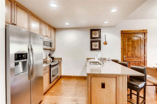 Breckenridge 2 Bedroom Condo at Blue Sky Ski-in Ski-out - image 5