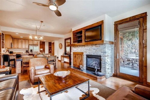 Breckenridge 3 Bedroom Condo at Blue Sky 5-Star and Ski-In Ski-out! - image 2