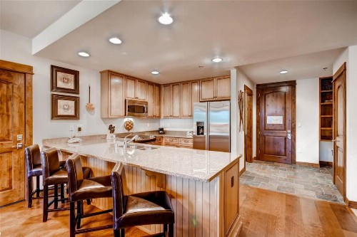 Breckenridge 3 Bedroom Condo at Blue Sky 5-Star and Ski-In Ski-out! - image 3