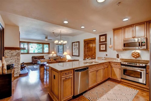 Breckenridge 3 Bedroom Condo at Blue Sky 5-Star and Ski-In Ski-out! - image 7