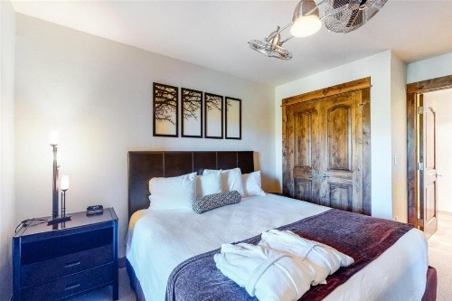 Breckenridge 1 Bedroom Condo at Blue Sky Ski-in Ski-out - image 23