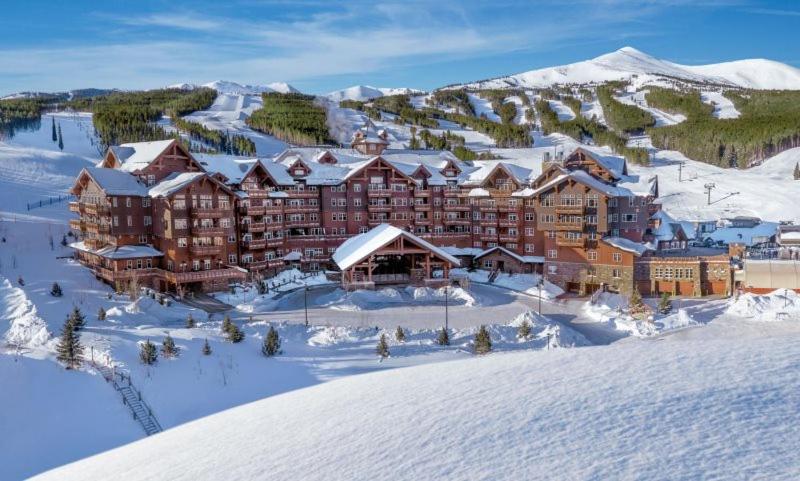 Breckenridge 4 Bedroom Condo at One Ski Hill Ski-in Ski-out concierge services - image 2