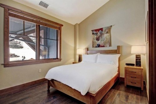 Breckenridge 4 Bedroom Condo at One Ski Hill Ski-in Ski-out concierge services - image 22