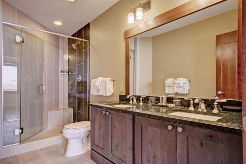 Breckenridge 4 Bedroom Condo at One Ski Hill Ski-in Ski-out concierge services - image 25
