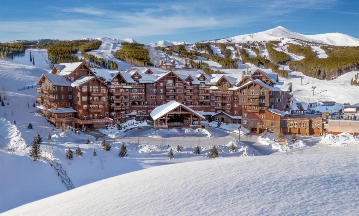 Breckenridge 3 Bedroom Condo at One Ski Hill Ski-in Ski-out concierge services - main image