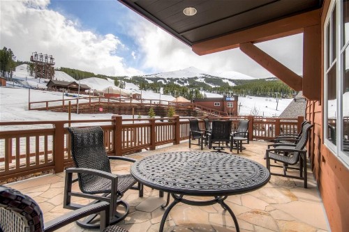 Breckenridge 3 Bedroom Condo at One Ski Hill Ski-in Ski-out concierge services - image 11