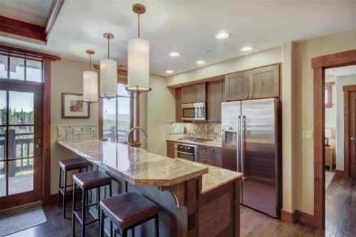 Breckenridge 3 Bedroom Condo at One Ski Hill Ski-in Ski-out concierge services - image 18