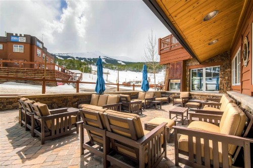 Breckenridge 3 Bedroom Condo at One Ski Hill Ski-in Ski-out concierge services - image 2