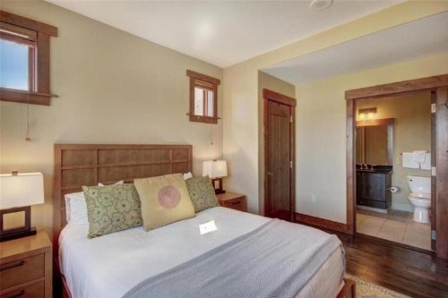 Breckenridge 3 Bedroom Condo at One Ski Hill Ski-in Ski-out concierge services - image 23