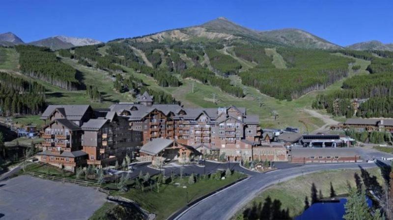 Breckenridge 2 Bedroom Condo at One Ski Hill Ski-in Ski-out concierge services - image 3