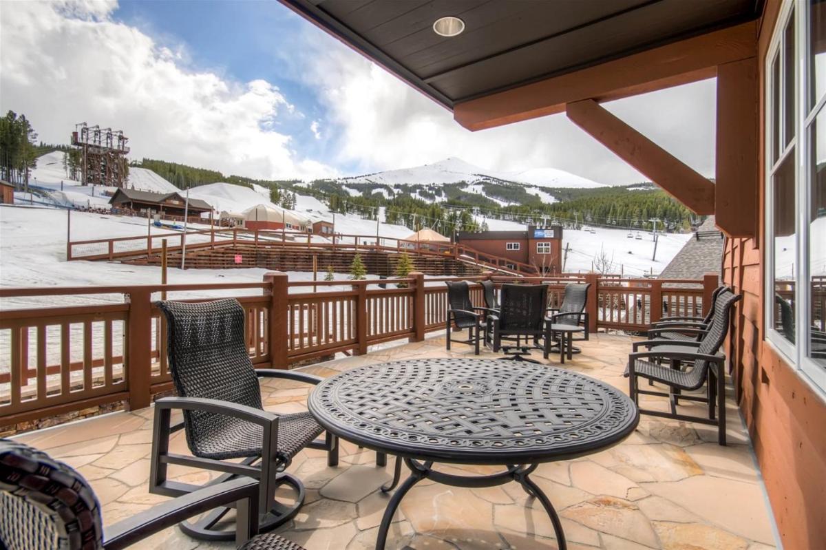 Breckenridge 1 Bedroom Condo at One Ski Hill Ski-in Ski-out concierge servies - image 4