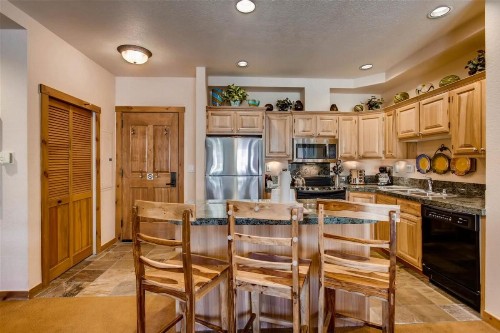 Breckenridge 2 Bedroom Condo at Main St. Station walk to Gondola - image 10