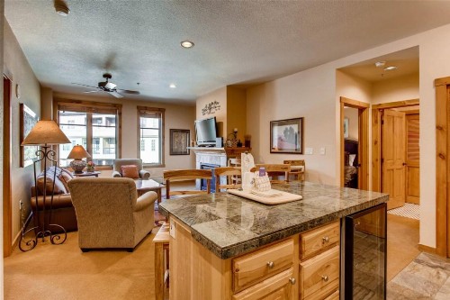Breckenridge 2 Bedroom Condo at Main St. Station walk to Gondola - image 4