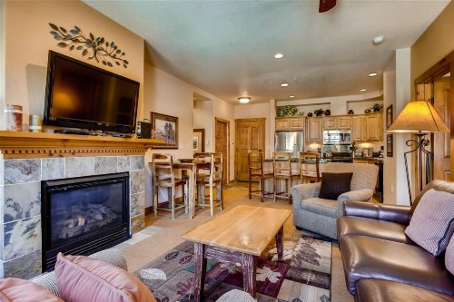 Breckenridge 2 Bedroom Condo at Main St. Station walk to Gondola - image 9