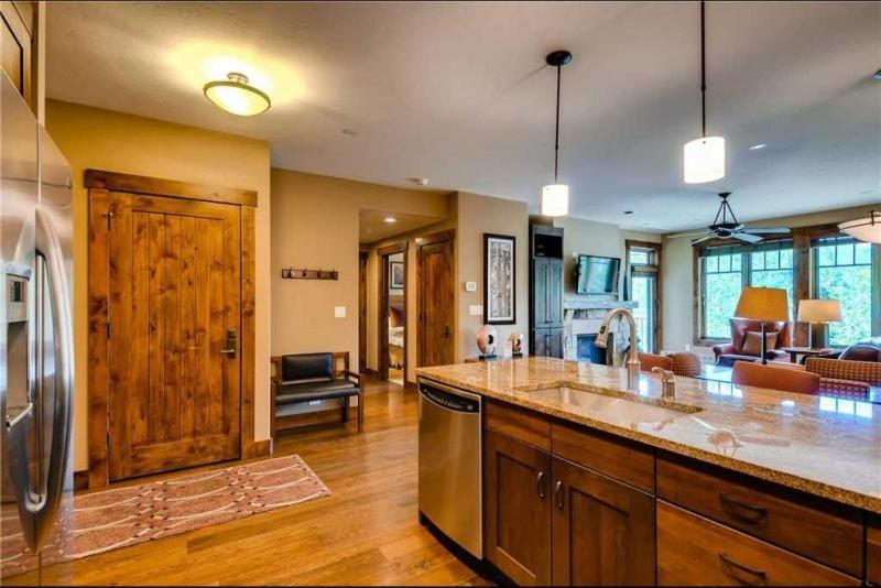 Breckenridge 2 Bedroom Condo at Water House near Main Street walk to lift - image 6