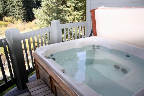Pinecreek #I - 3 BR - Private Hot Tub - Close to Town - Shuttle to Slopes - image 6