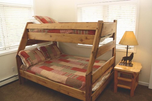 Pinecreek #I - 3 BR - Private Hot Tub - Close to Town - Shuttle to Slopes - image 9