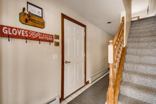 Pinecreek #F - 3 BR - Close to Town - Shuttle to Slopes - Pool and Hot Tub Access - image 27