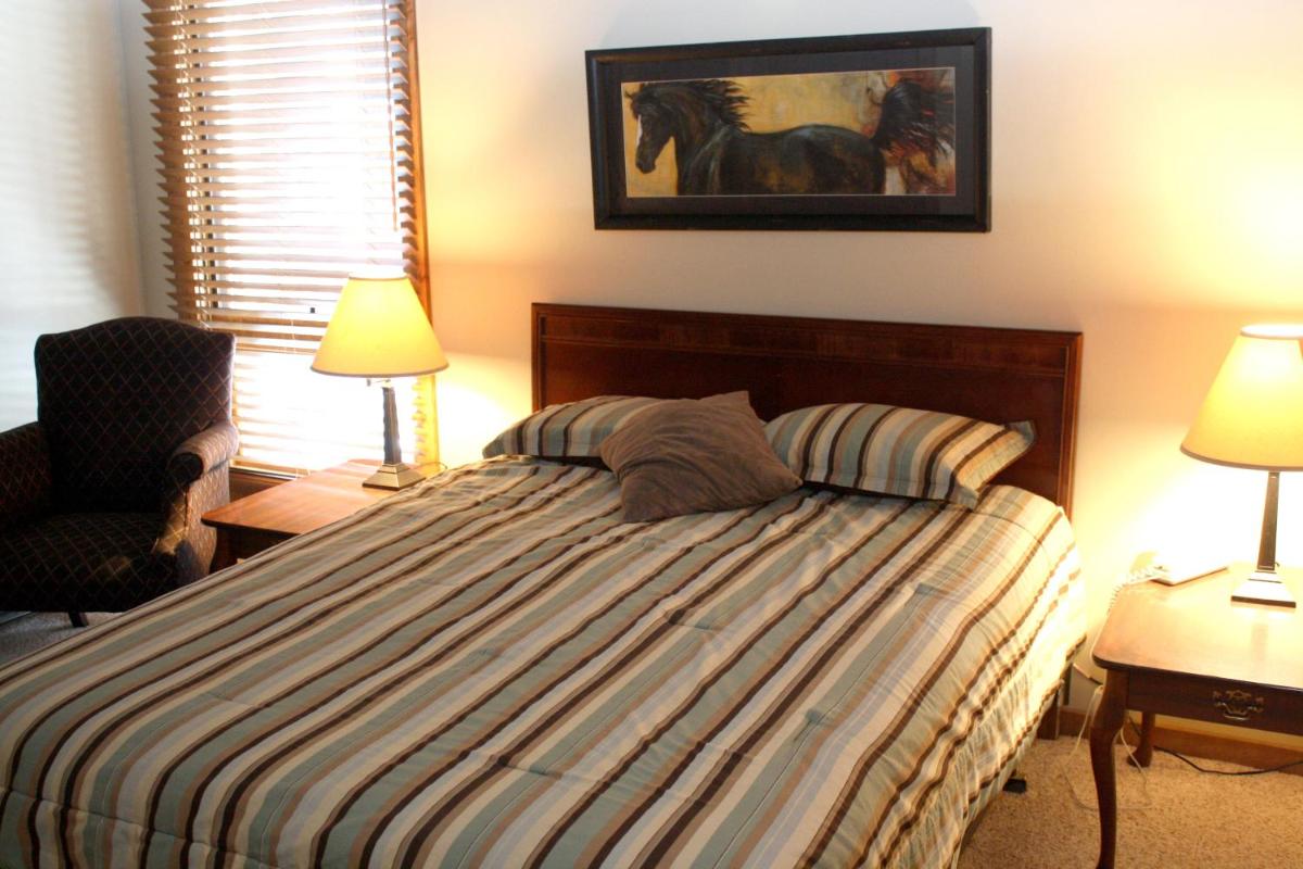 Mill Run #12 - 4 bedroom / 3 bath - Beautiful Remodel - Shuttle to Town - image 6