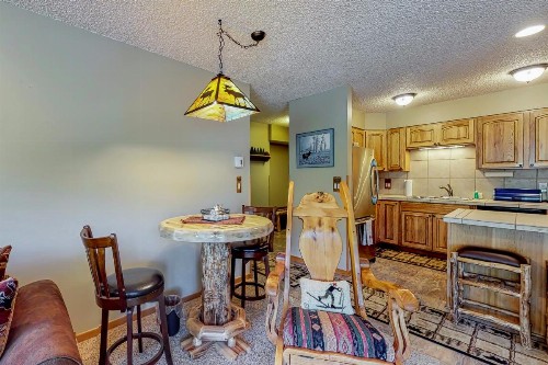 Woods Manor 101A - image 8