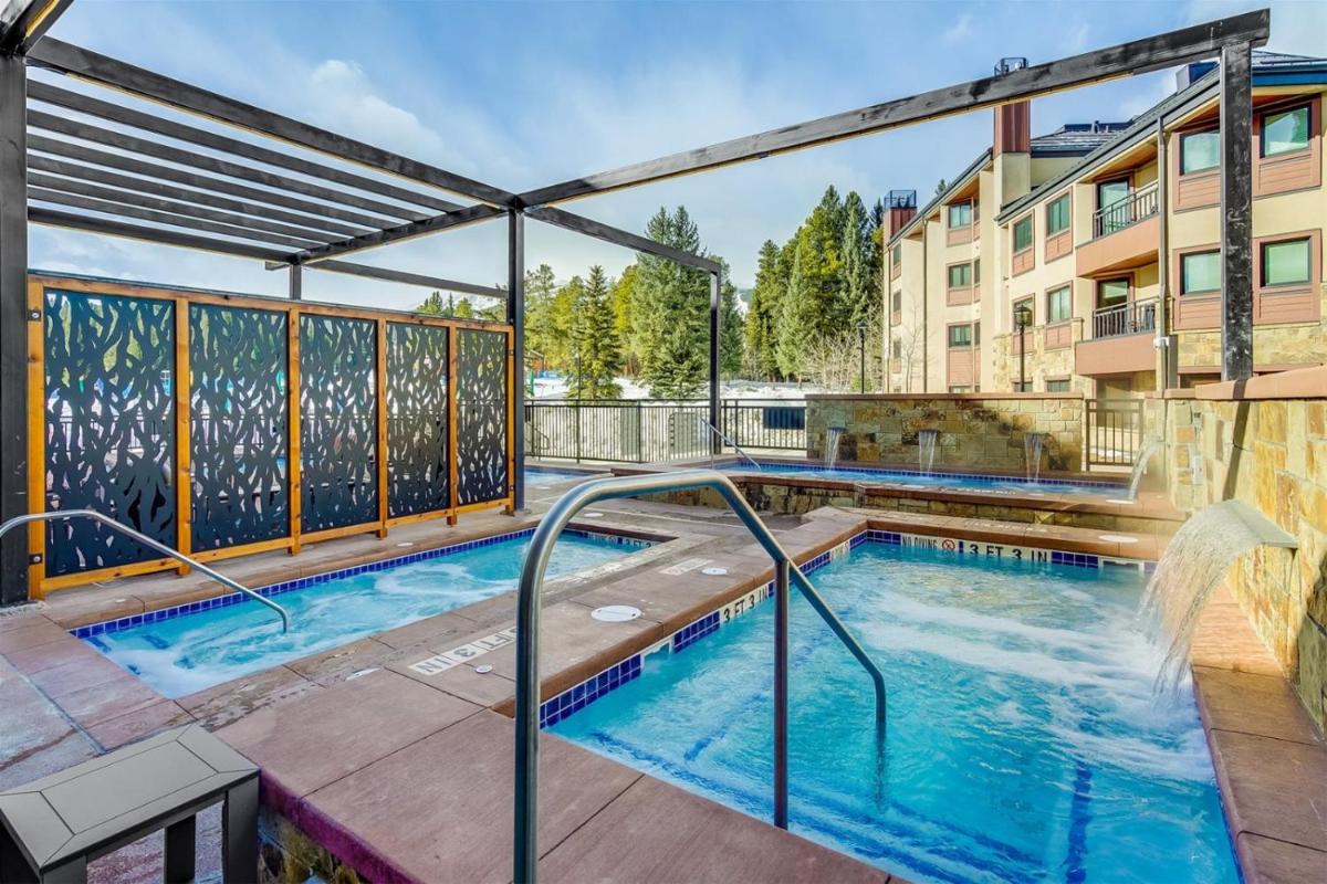 Breckenridge Village 3 Bedroom Luxury Condo Walk to Lifts & Historic Downtown - image 2