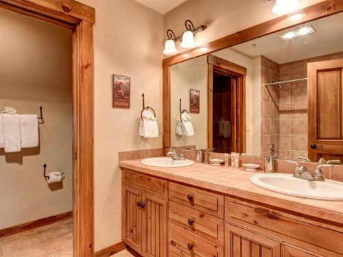 Breckenridge Mountain Thunder Lodge 1 Bedroom Luxury Condo Excellent Location! - image 10