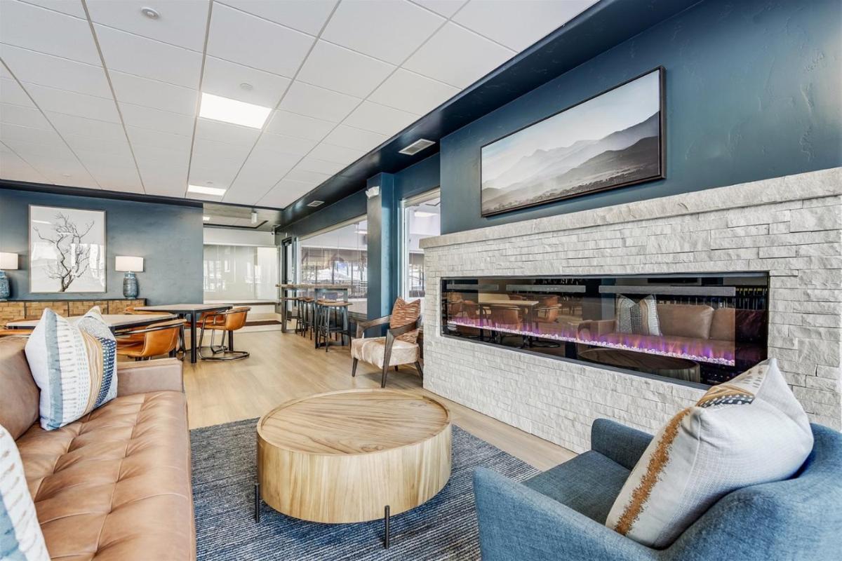 Breckenridge Village 2 Bedroom Luxury Condo Walk To Lifts & Downtown - image 4