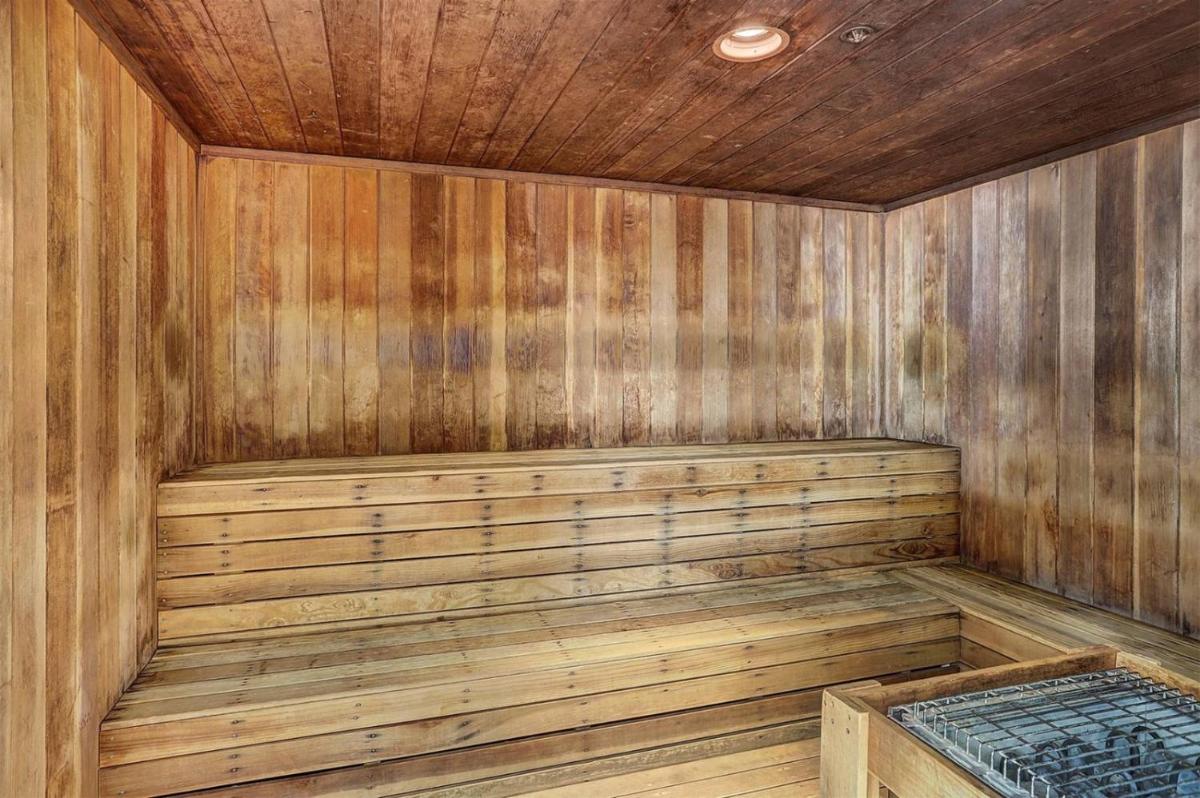 Breckenridge Village 2 Bedroom Luxury Condo Walk To Lifts & Downtown - image 5
